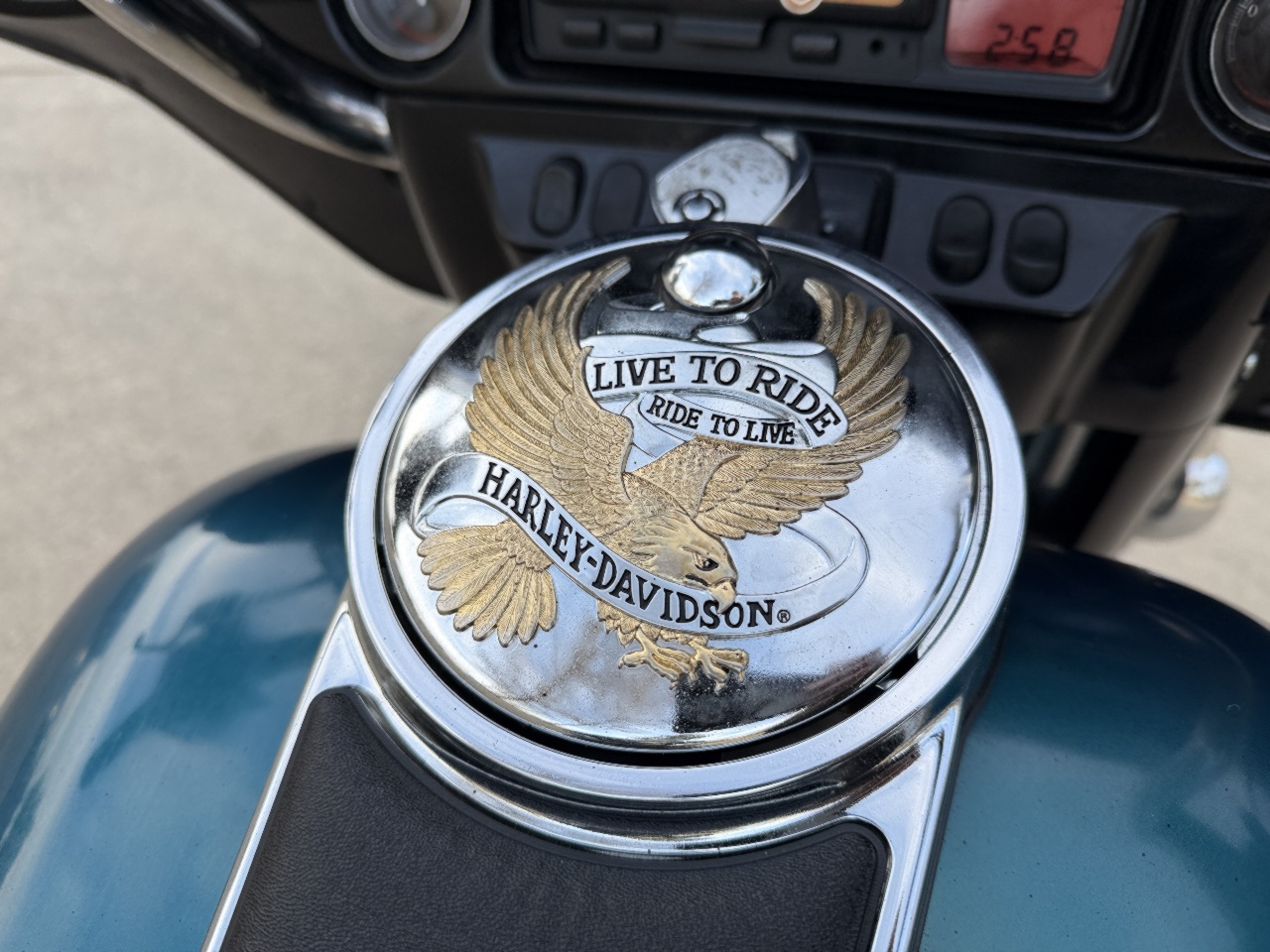 2004 Harley-Davidson FLHTCI Electra Glide Classic